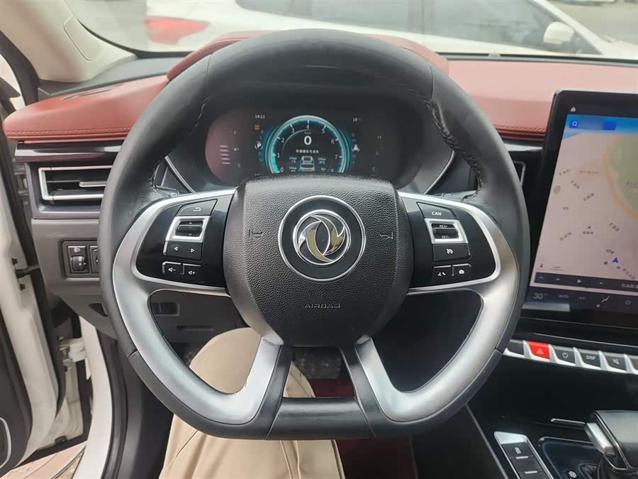 Forthing T5 2019 #12 Forthing T5 2019 صورة سيارة #12