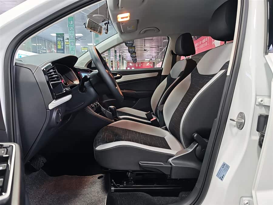 Jetta VS5 2025 car image #12