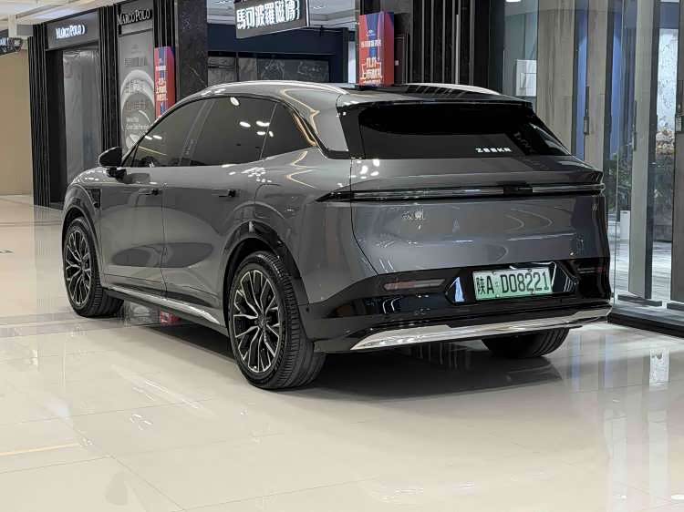 Zeekr 7X 2024 car image #12