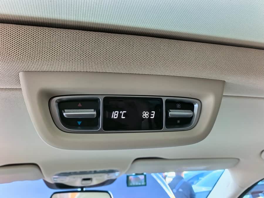 Mercedes-Benz V Class 2021 car image #12