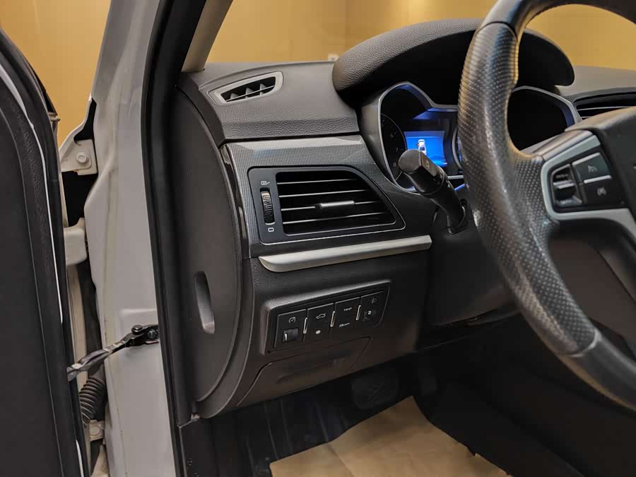 GEELY Emgrand 2017 #12 GEELY Emgrand 2017 car image #12