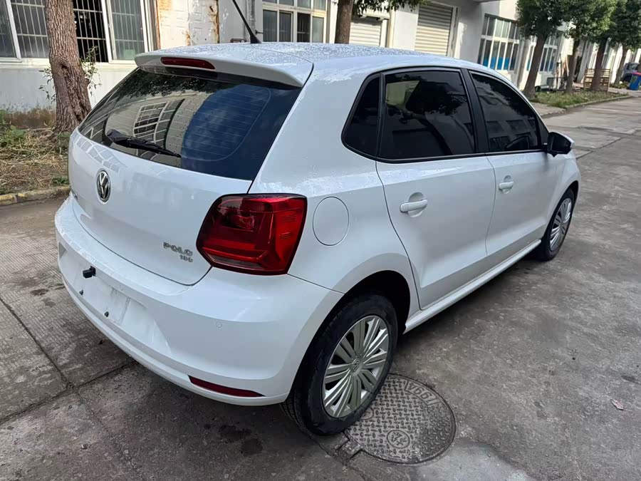 Volkswagen Polo 2018 car image #12