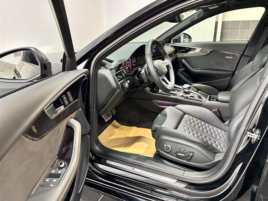 Audi RS 4 2023 immagine di auto #12