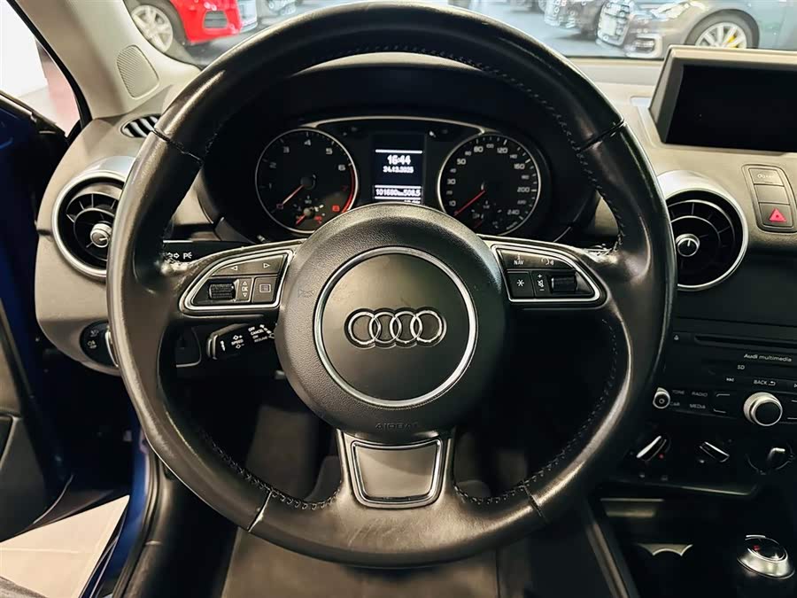 Audi A1 2013 car image #12