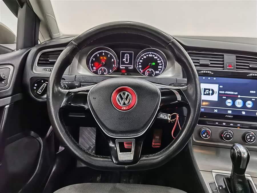 Volkswagen Golf 2016 car image #12