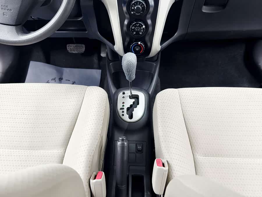 Toyota Yaris 2011 imagem de carro #12