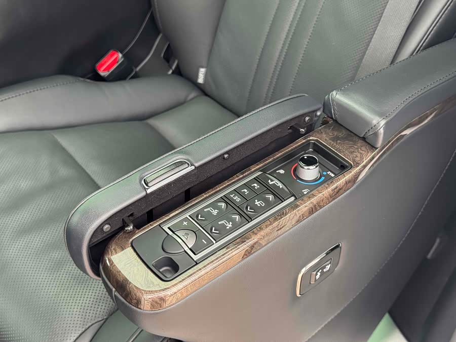 Toyota Alphard 2019 #12 Toyota Alphard 2019 car image #12
