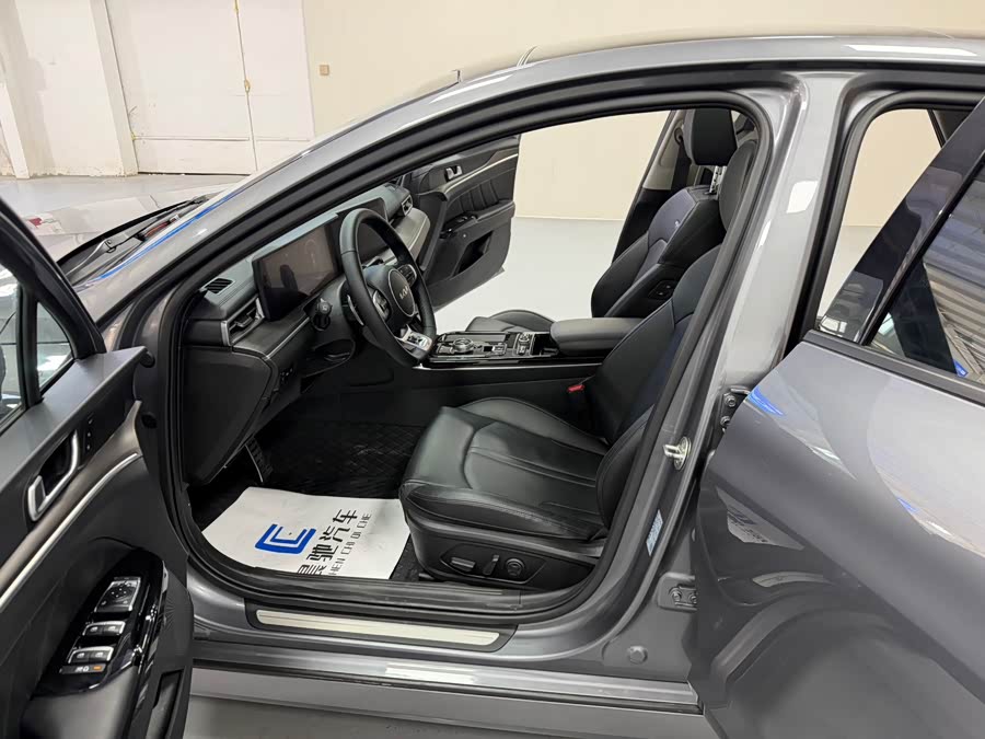 Kia K5 2021 car image #12