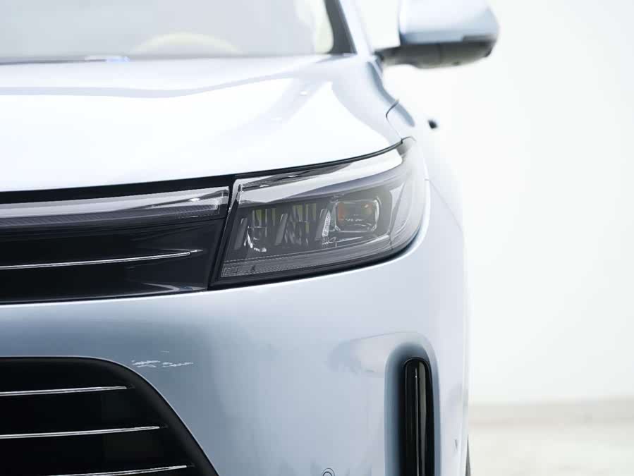 2023 car image #12