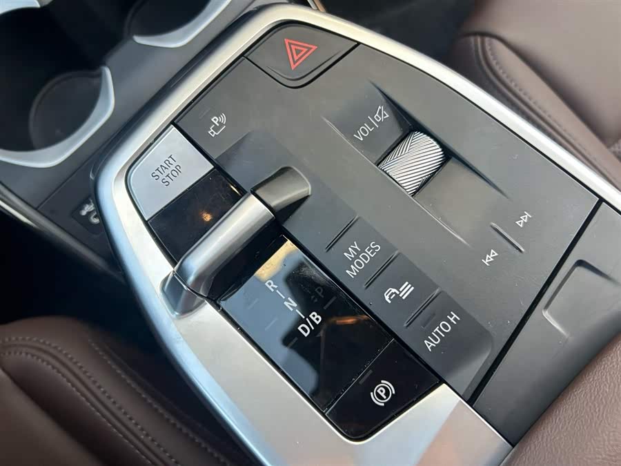 BMW iX1 2024 изображение автомобиля #12