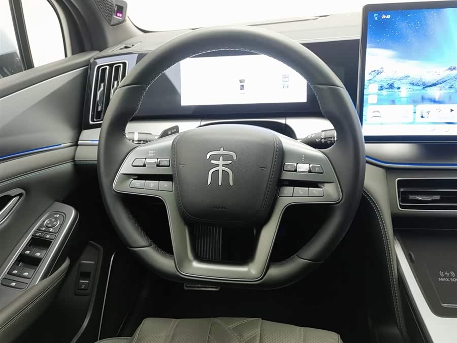 BYD SongL DM-i 2025 car image #12