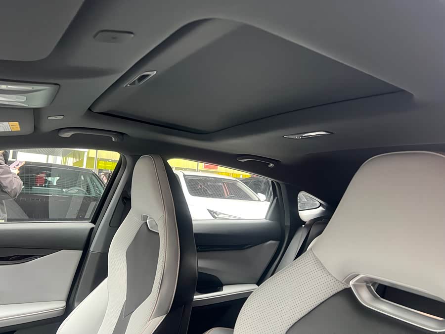 Changan UNI-V iDD 2024 car image #12