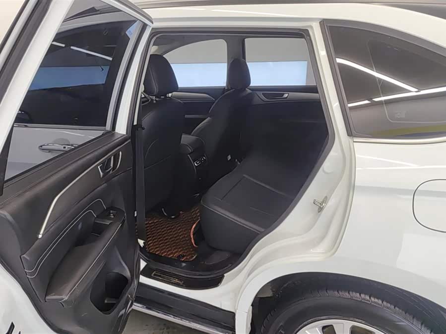 Haval M6 2021 #12 Haval M6 2021 car image #12