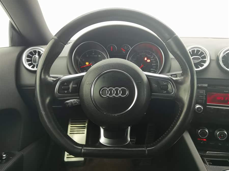 Audi TT 2011 car image #12