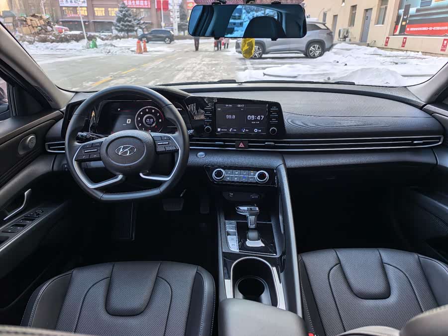 Hyundai Elantra 2022 car image #12