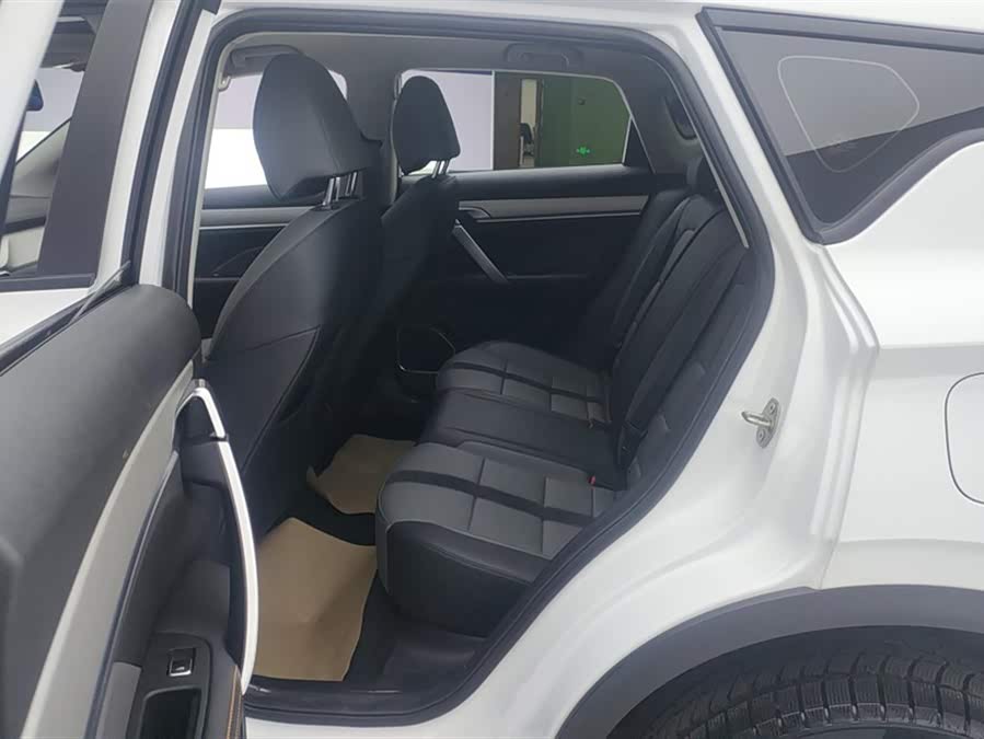 GEELY Coolray 2025 car image #12