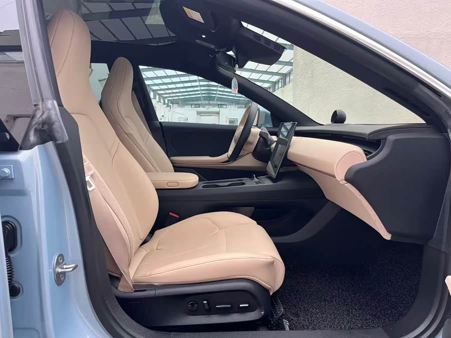 NIO ET5 2023 car image #12