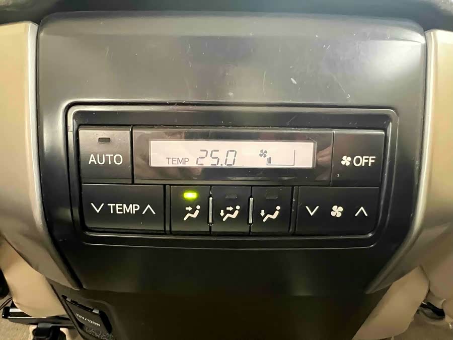 Toyota Prado (Imported) 2012 car image #12