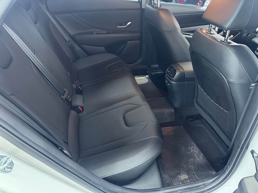 Hyundai Elantra 2023 car image #12