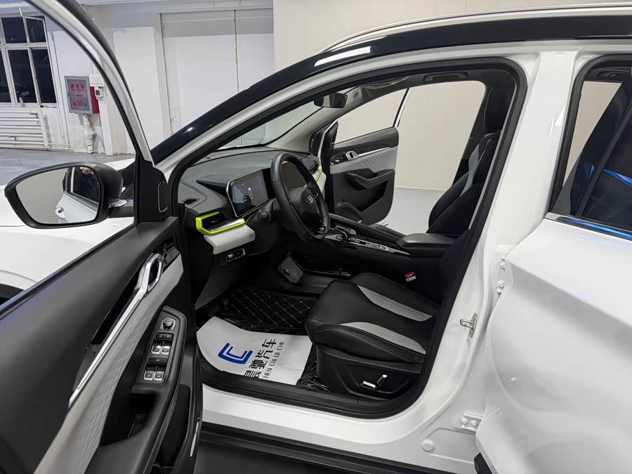 GEELY Coolray 2022 car image #12