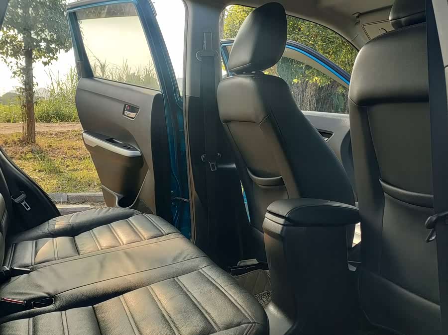 Suzuki Vitara 2017 #12 Suzuki Vitara 2017 car image #12