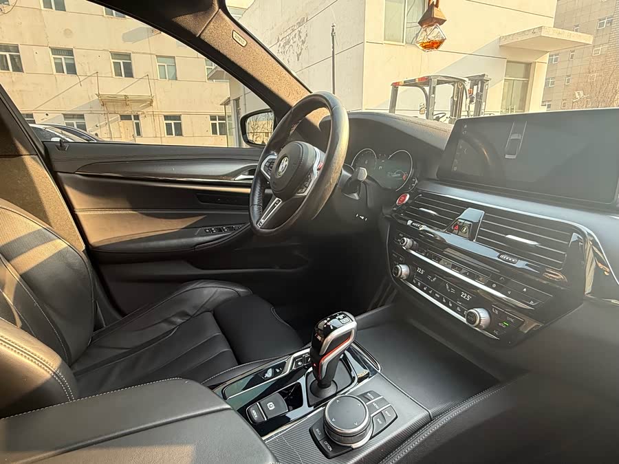 BMW M5 2019 صورة سيارة #12