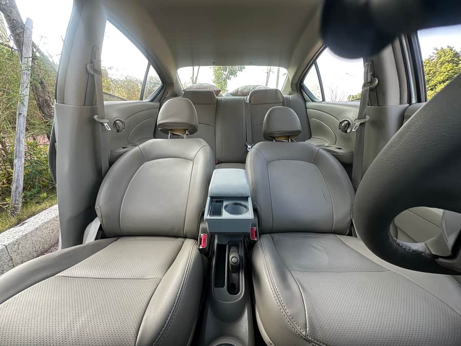 Nissan Sunny 2017 car image #12