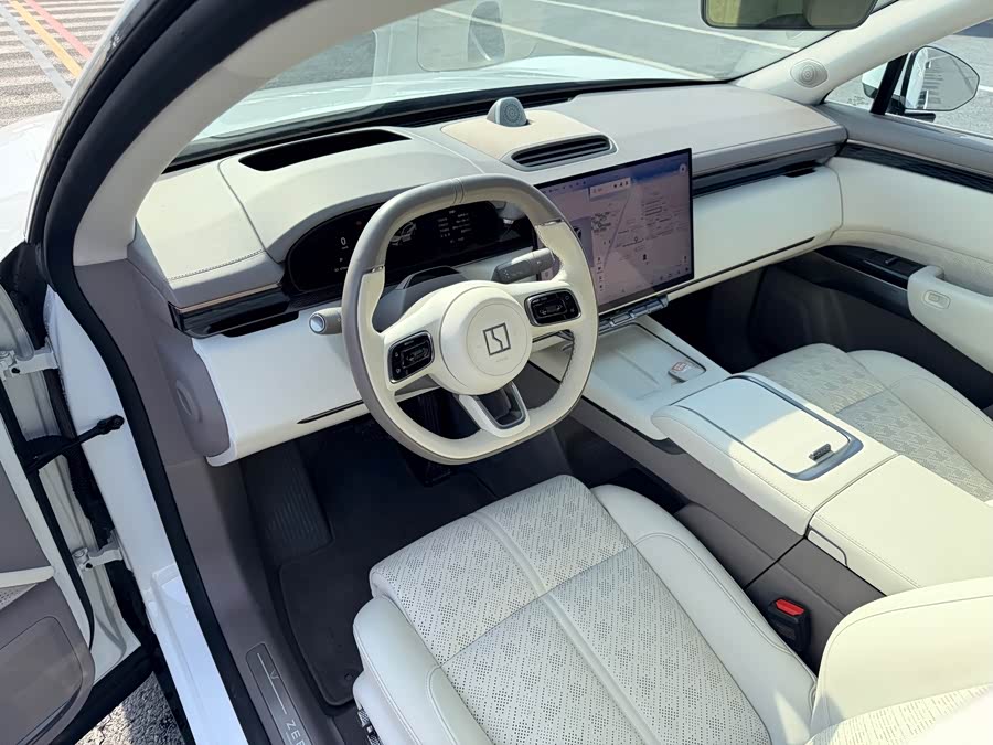 Zeekr 7X 2024 car image #12