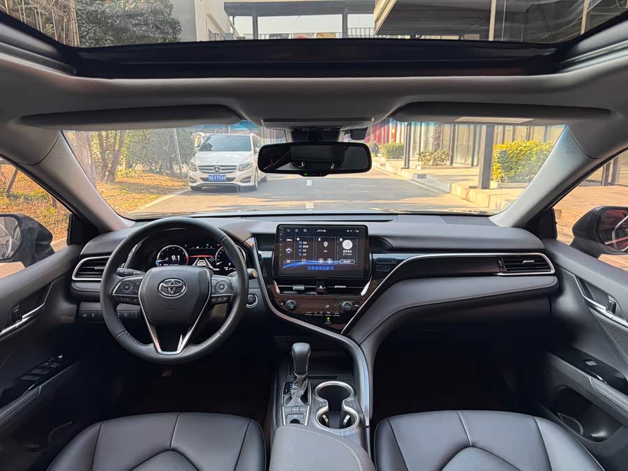 Toyota Camry 2022 car image #12