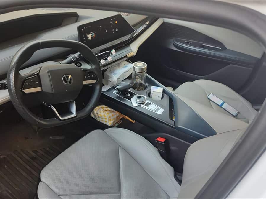 Changan UNI-V iDD 2023 car image #12