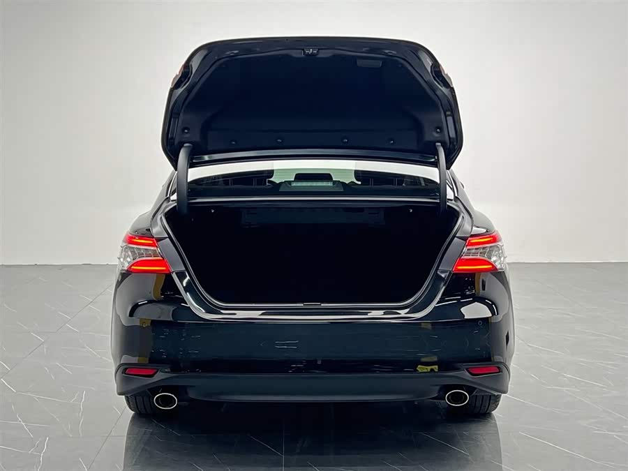 Toyota Camry 2021 car image #12