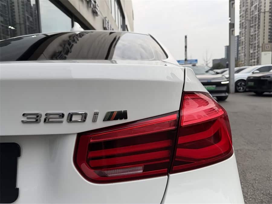 BMW 3 Series 2017 immagine di auto #12