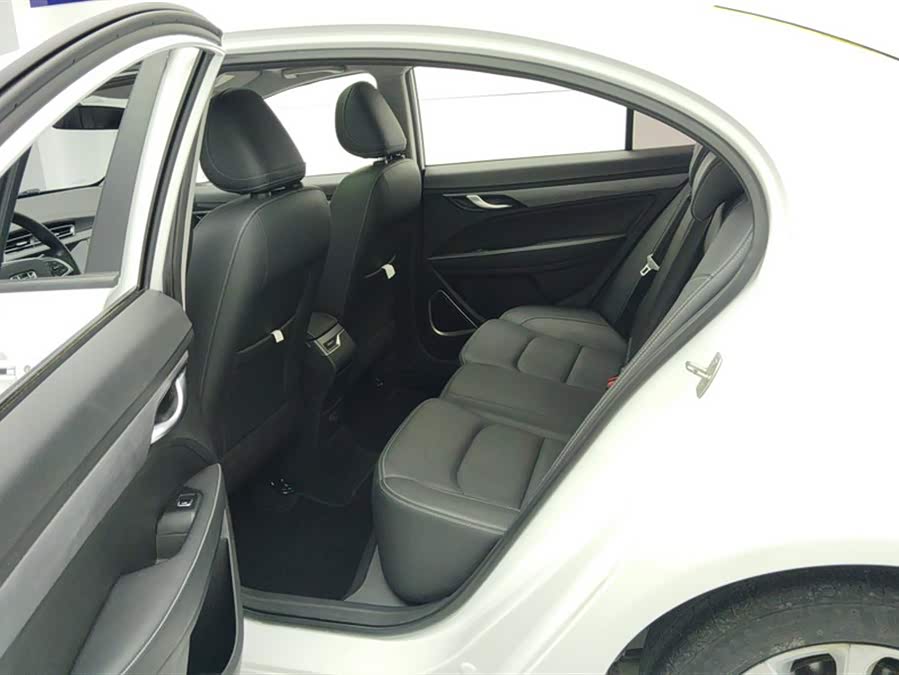GEELY Emgrand 2021 car image #12