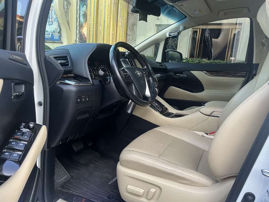 Toyota Alphard 2018 car image #12