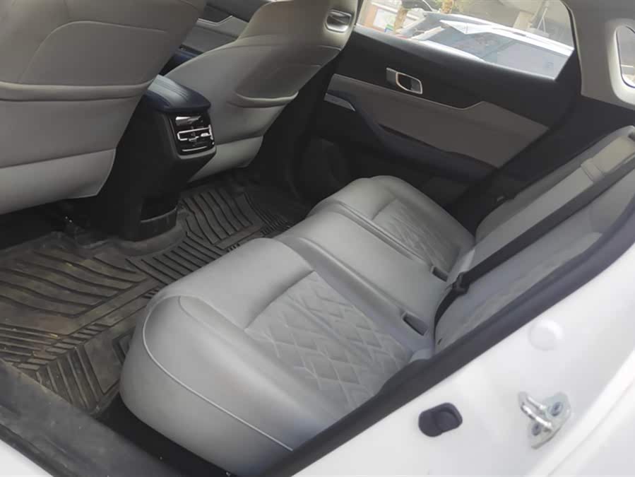 Changan UNI-K iDD 2023 #12 Changan UNI-K iDD 2023 car image #12