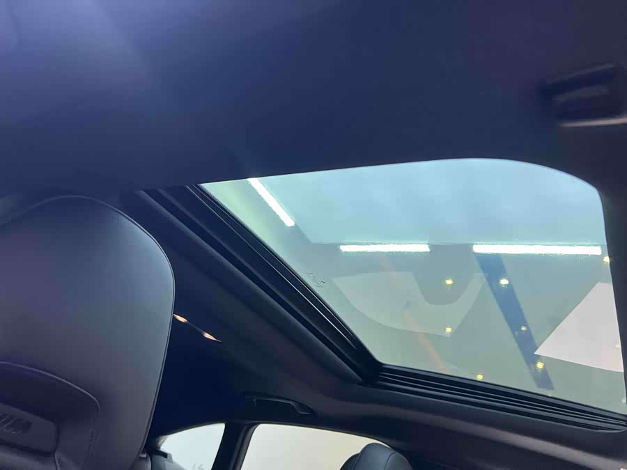 BMW i4 2022 car image #12