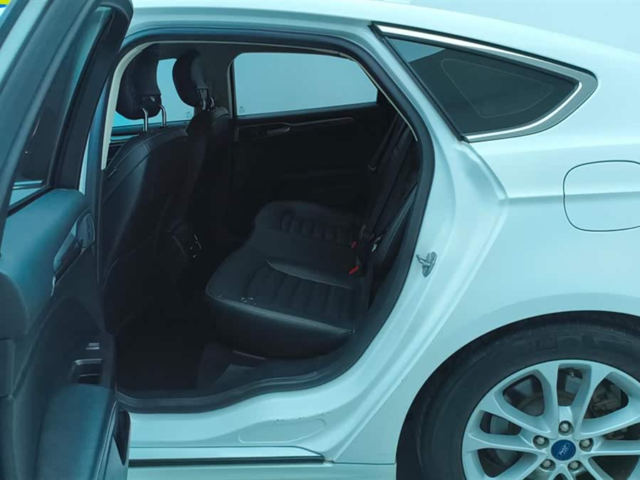 Ford Mondeo 2019 #12 Ford Mondeo 2019 car image #12