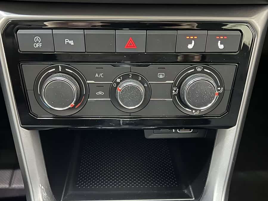 Volkswagen T-Cross 2021 car image #12