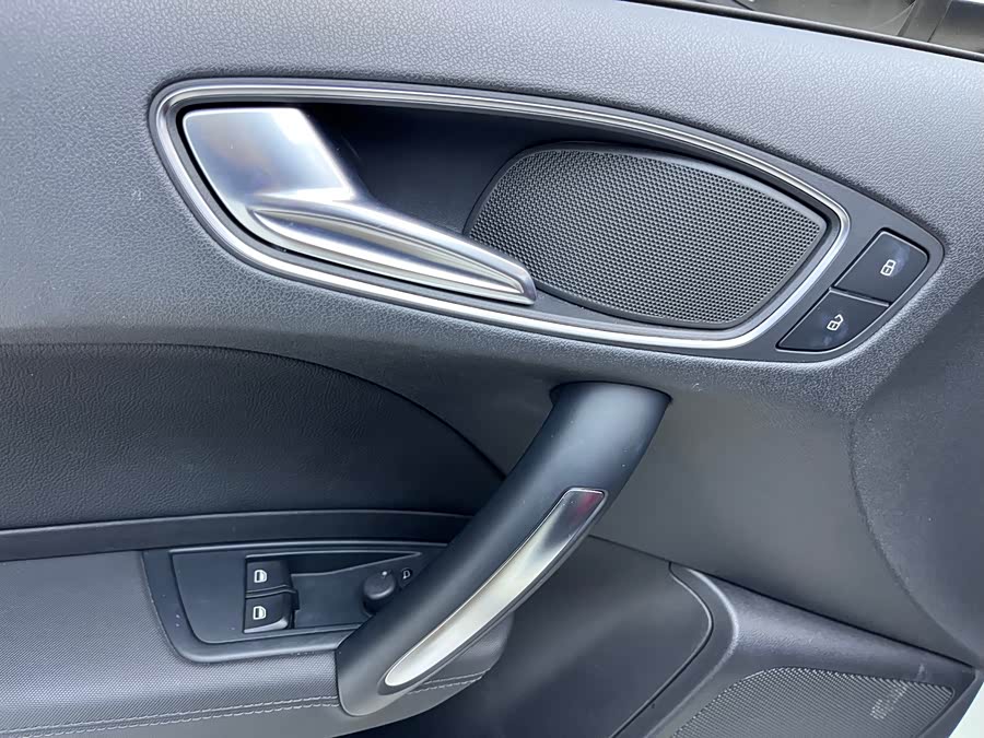 Audi A1 2015 car image #12