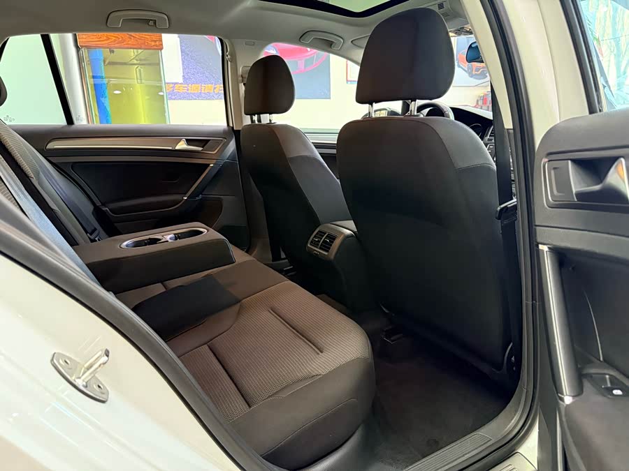 Volkswagen Golf 2022 car image #12