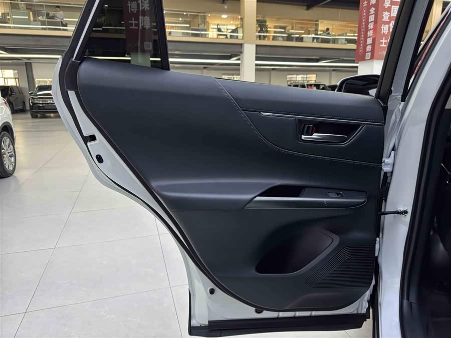 Toyota Harrier 2022 immagine di auto #12