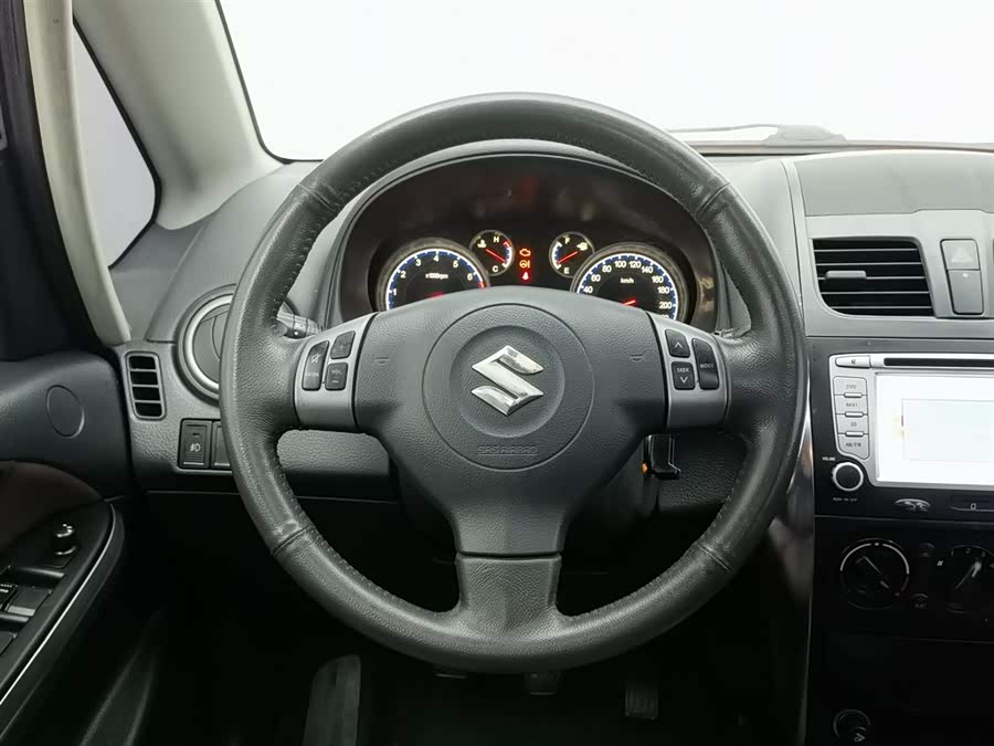Suzuki SX4 2013 car image #12