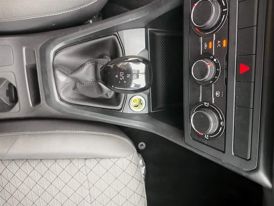 Volkswagen T-Cross 2023 car image #12