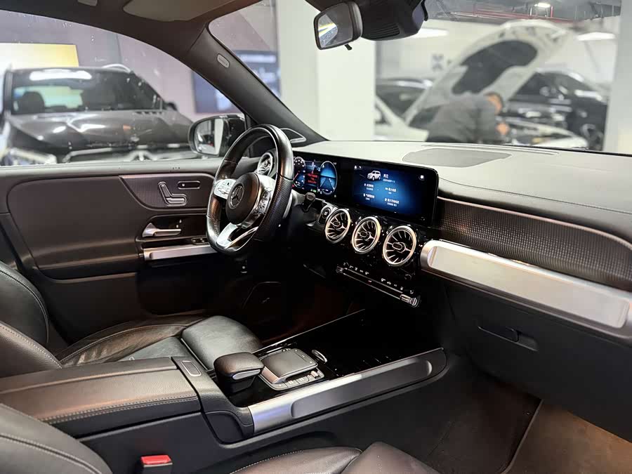 Mercedes-Benz 2022 car image #12