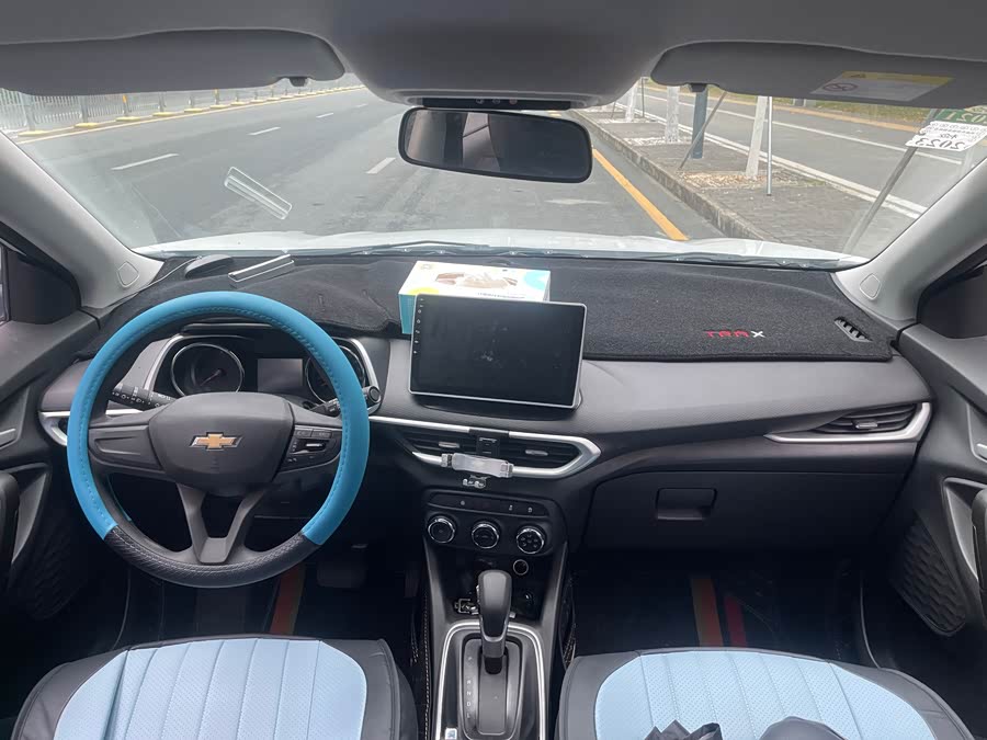 Chevrolet Tracker 2020 immagine di auto #12