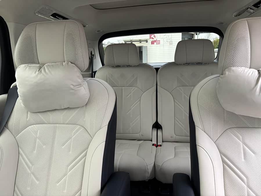 Zeekr 9X 2025 car image #12