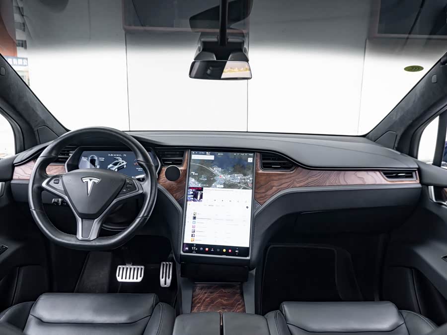 Tesla Model X 2020 car image #12
