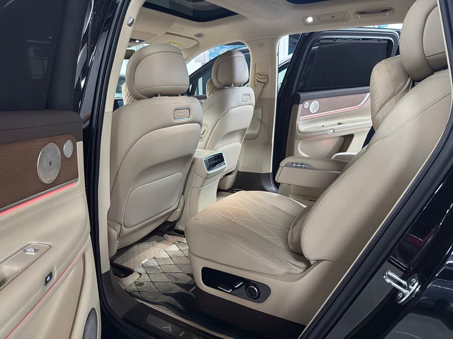 2024 car image #12