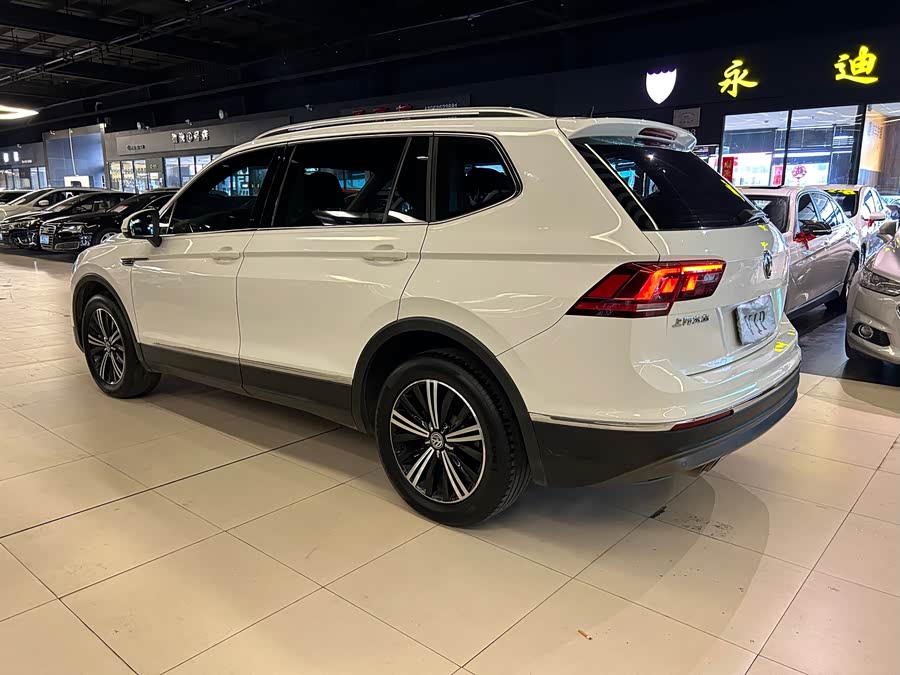 Volkswagen Tiguan L 2019 car image #12
