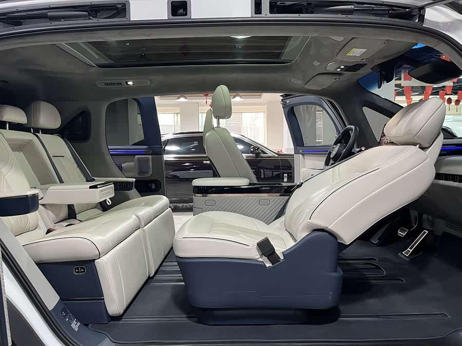 极氪 极氪MIX 2025 汽车图片 #12